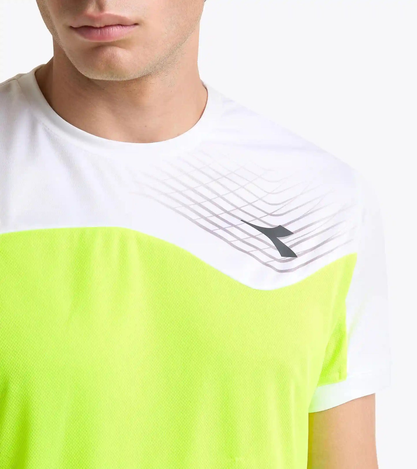 T-SHIRT COURT