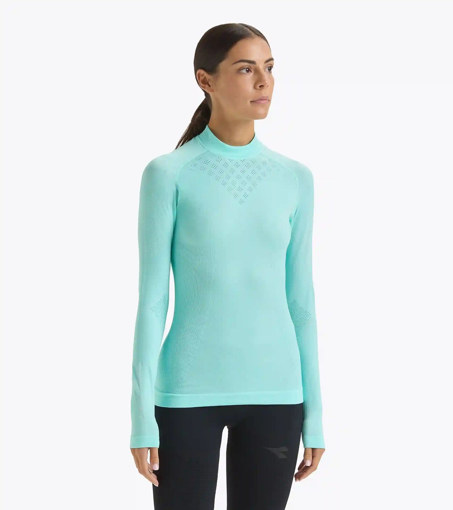 L. TURTLE NECK ACT