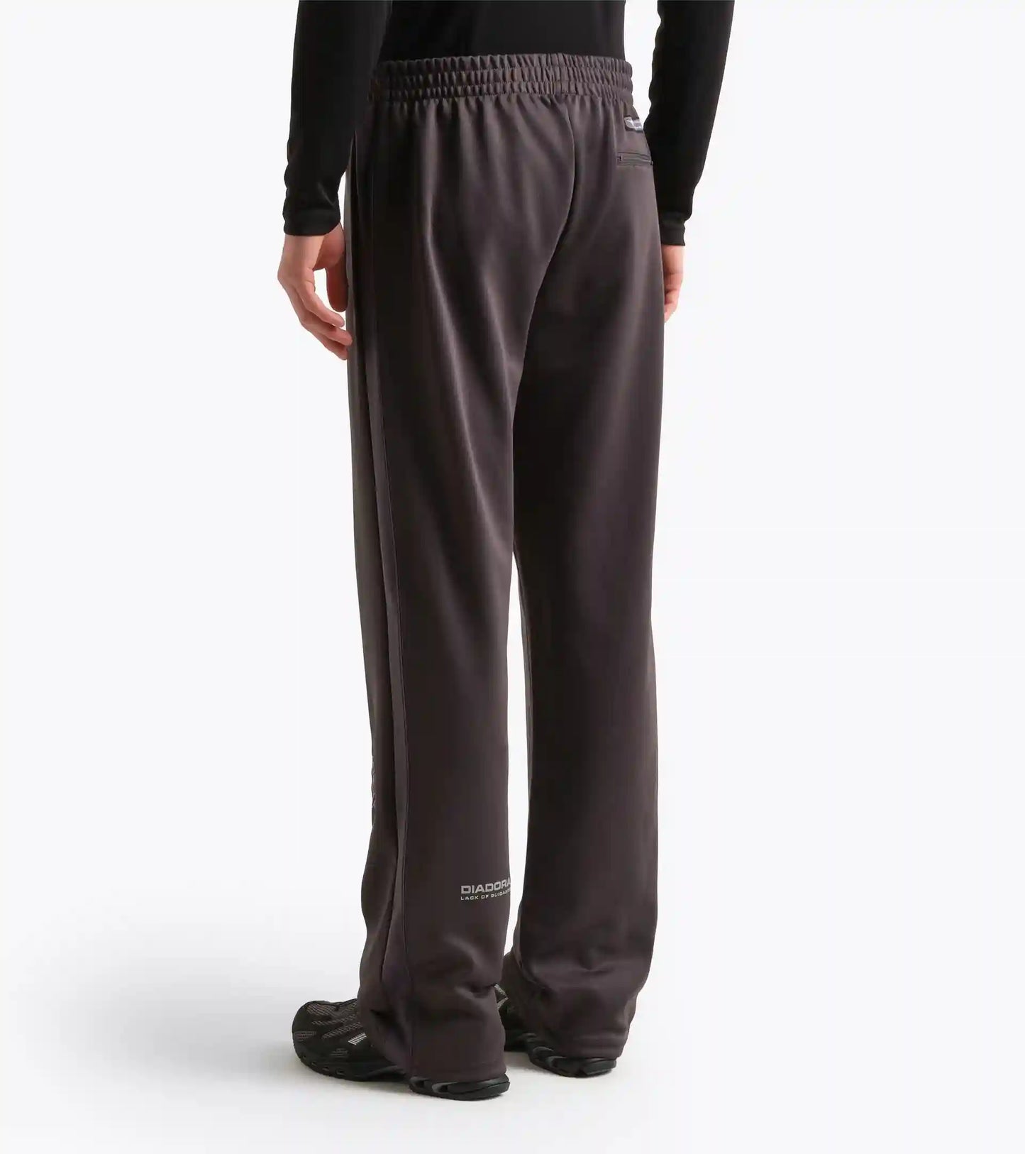 TRACK PANT LACK OF GUIDANCE