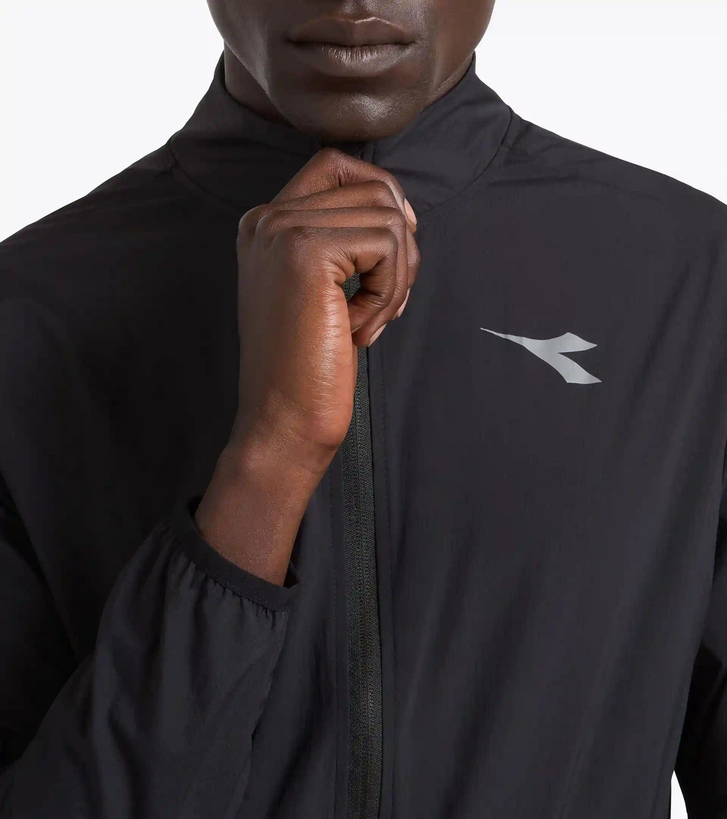 WINDBREAKER PACKABLE JACKET