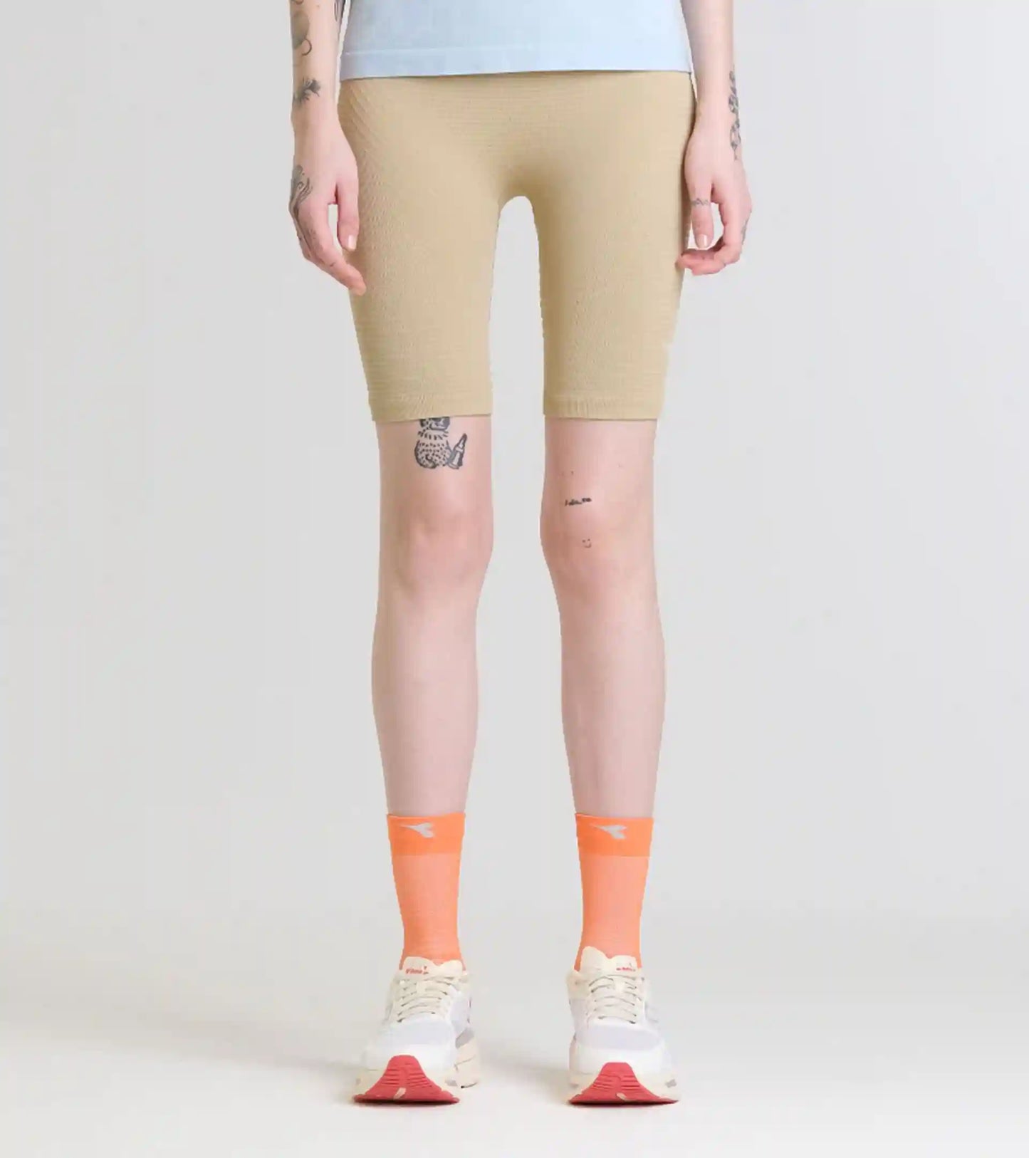 L. STRATOUNO HALF-TIGHT