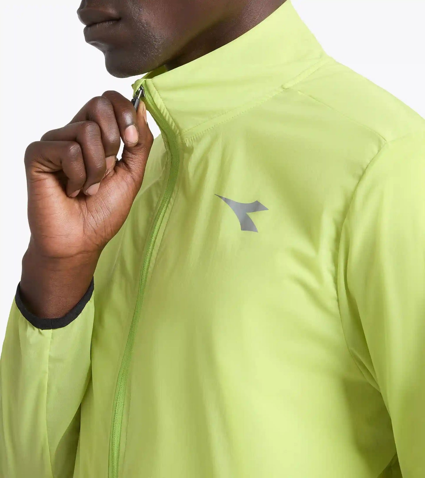 WINDBREAKER PACKABLE JACKET