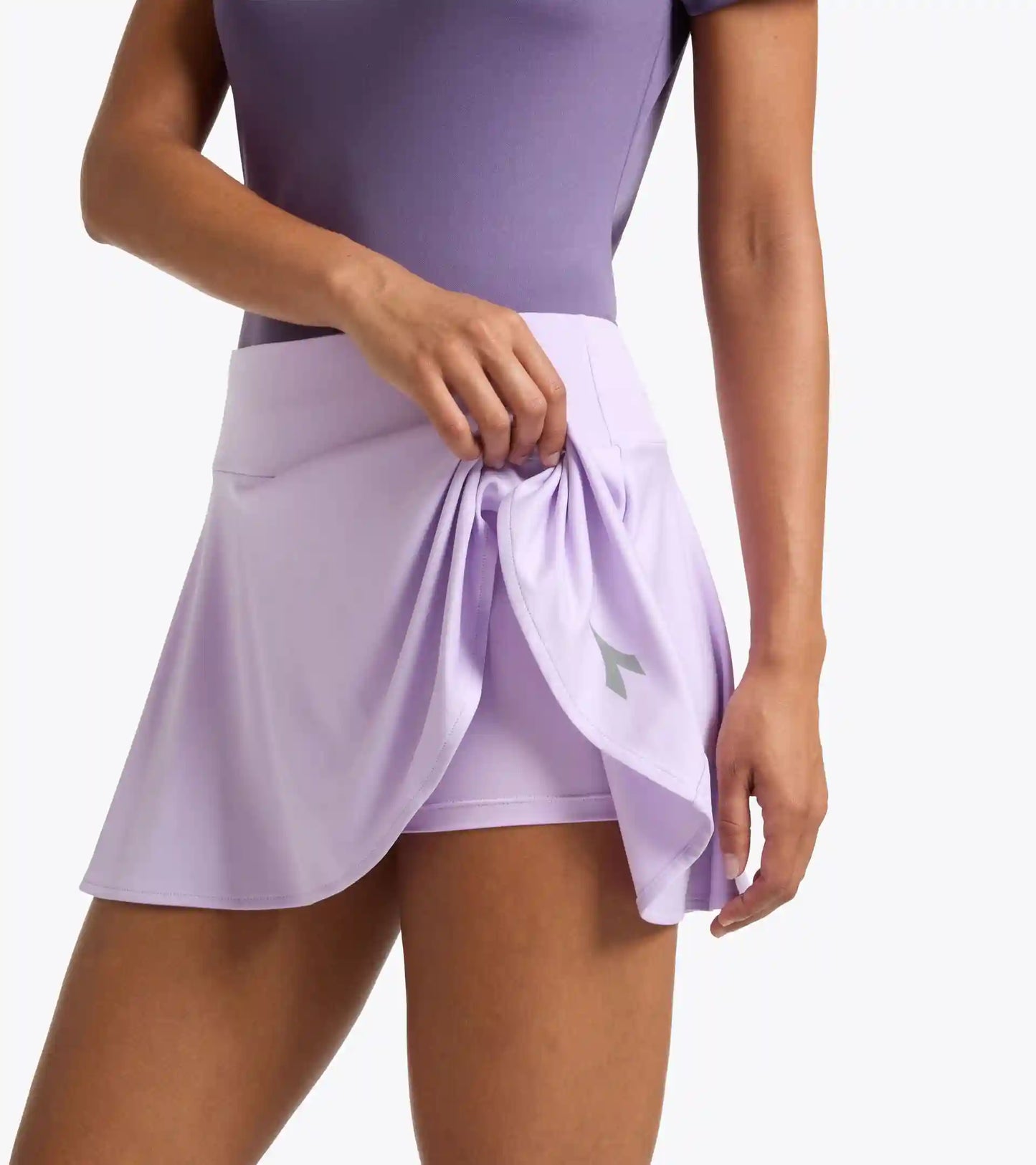 L. SKIRT COURT